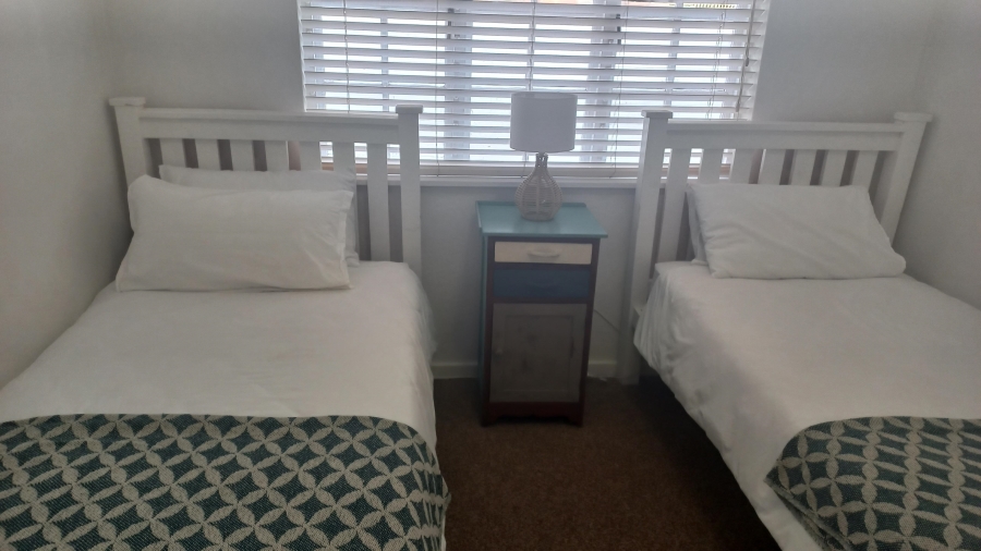 To Let 3 Bedroom Property for Rent in Voelklip Western Cape